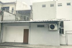 Changi Road (D14), Shop House #594923651